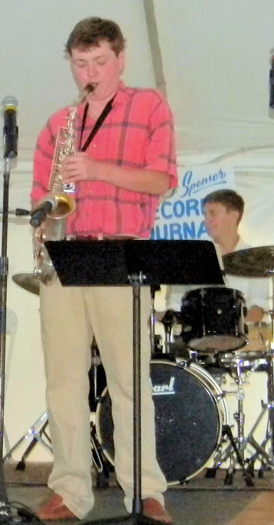 Sky on alto sax, backed by drum