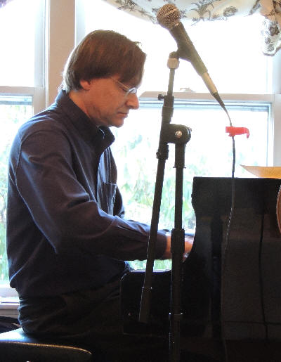 Ross Petot on piano